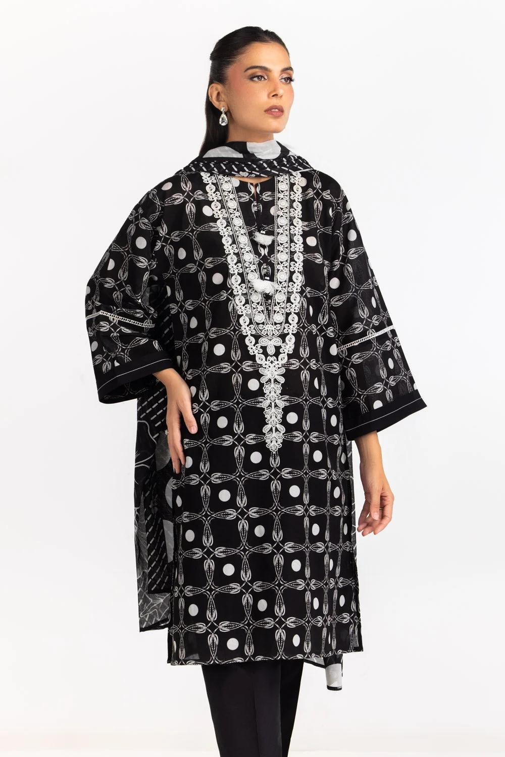 Gul Ahmed Stitched Lawn 3 Piece B#62011 J(9) Y(11) - Image 4