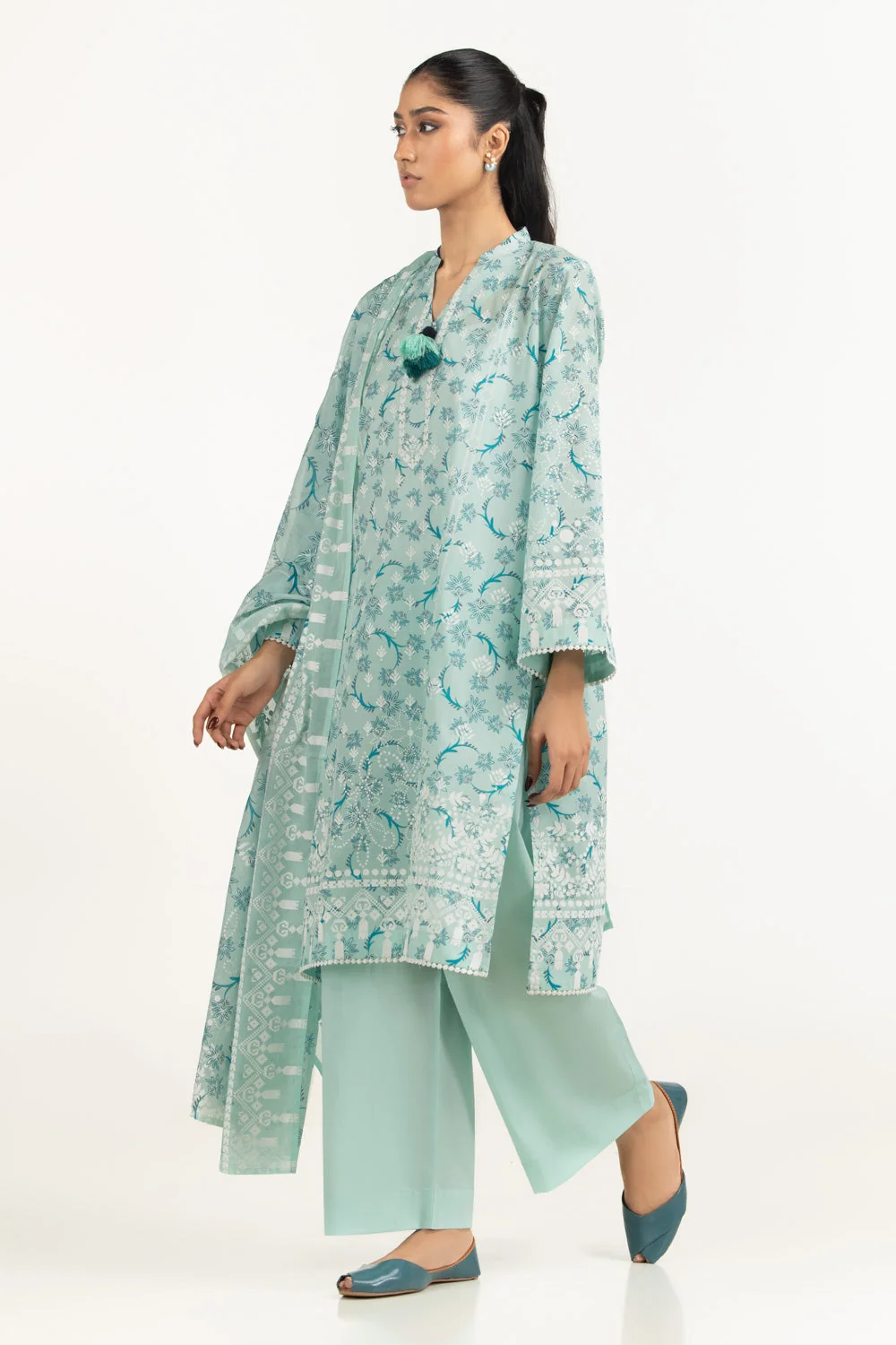 Gul Ahmed Stitched Lawn 3 Piece CL#62108A J(56) NY (41) - Image 4
