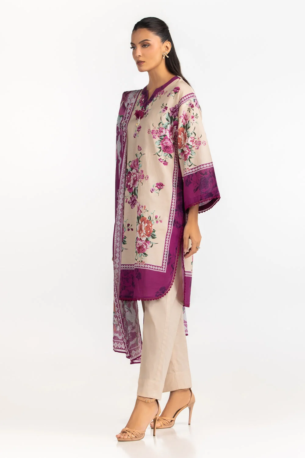 Gul Ahmed Stitched Lawn 3 Piece CL#62137 J(37) Y(4) - Image 4