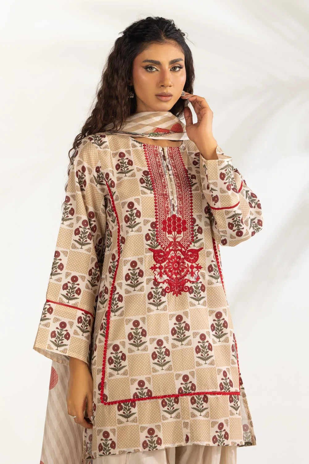 Gul Ahmed Stitched Lawn 3 Piece CL#62163 J(4) Y(3) - Image 4