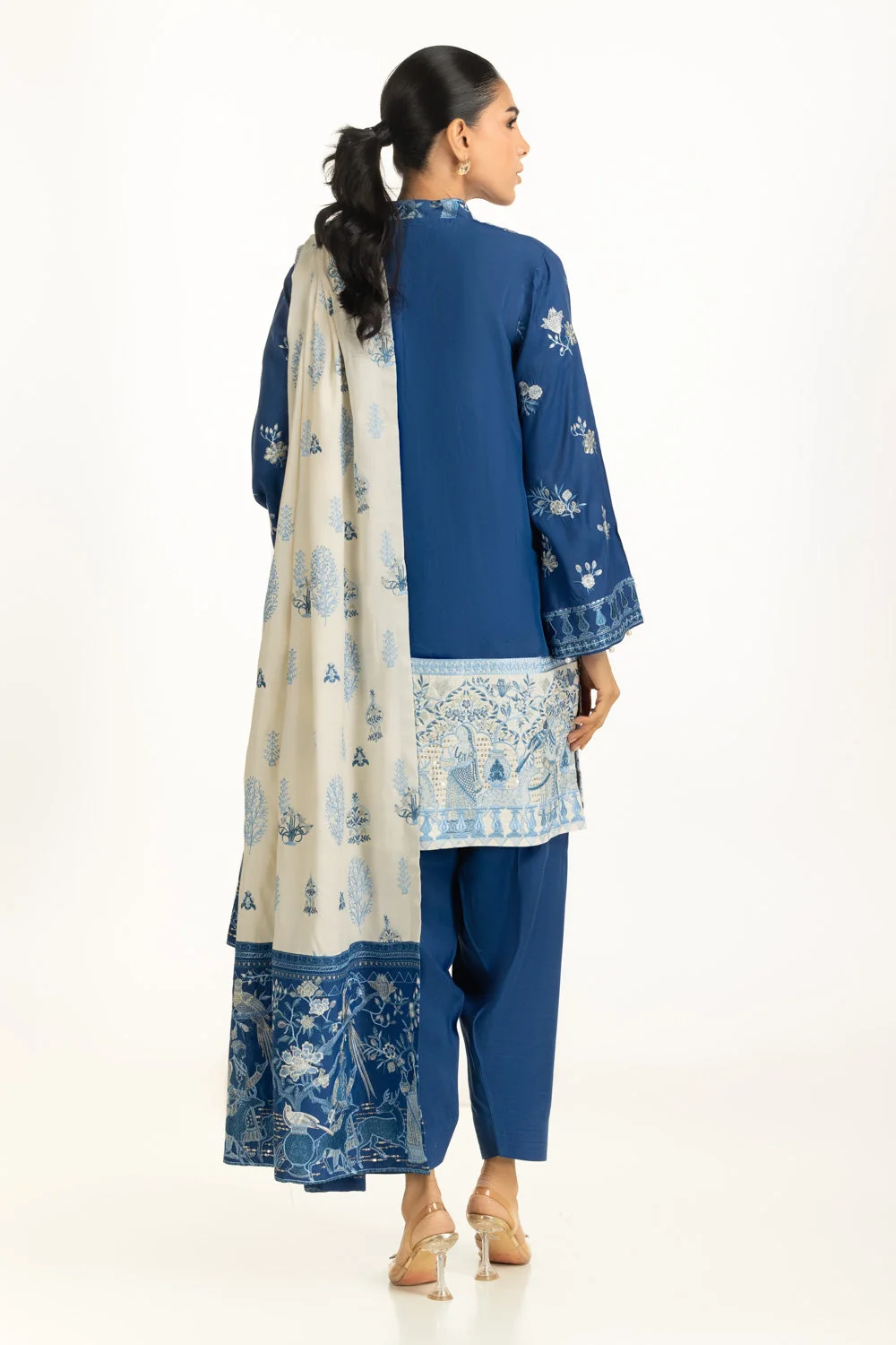 Gul Ahmed Festive 3 Piece IUSTKSD-1259 J(22) Y13 - Image 5