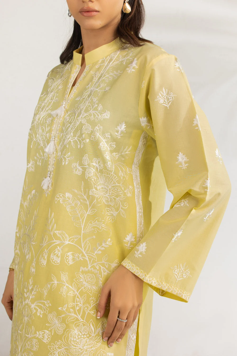 Gul Ahmed Stitched Embroidered 3 Piece IUSTKSD-2123 J(58) NY 44 - Image 4