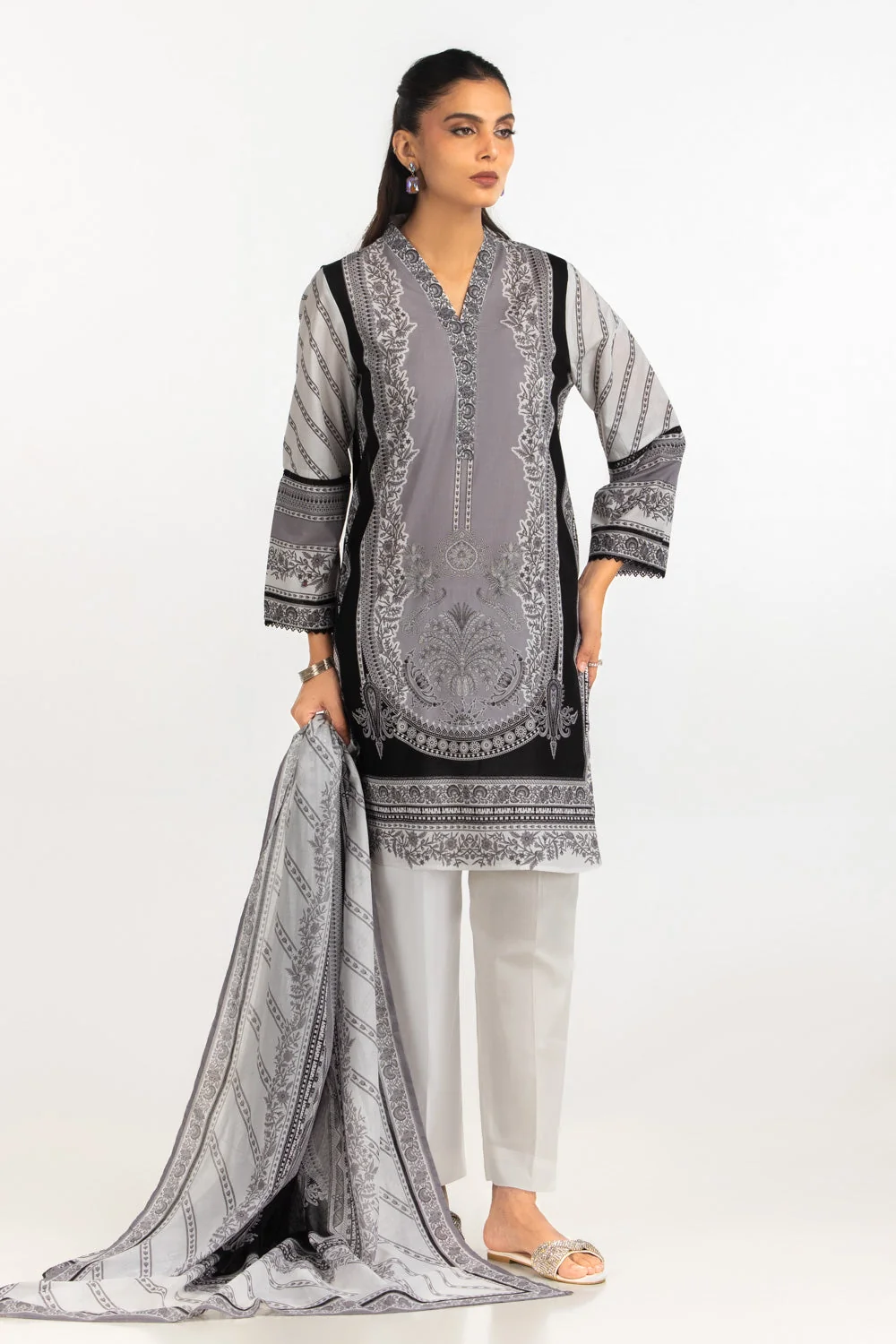 Gul Ahmed Stitched Lawn 3 Piece IUSTKSD-2193 J(62) NY 64 - Image 3