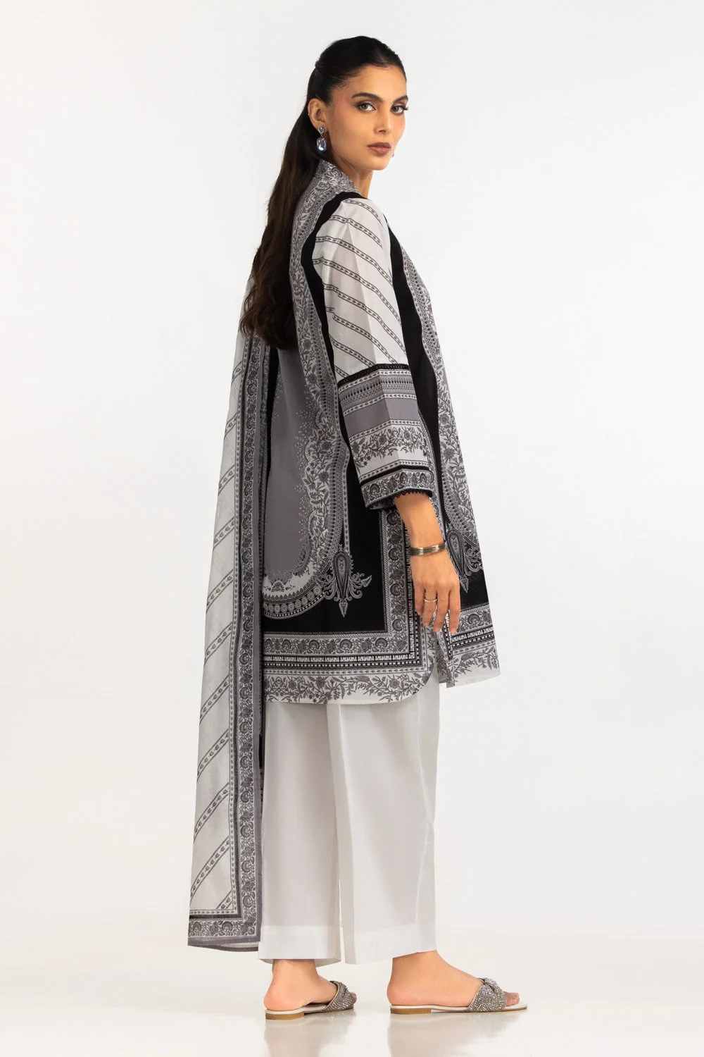 Gul Ahmed Stitched Lawn 3 Piece IUSTKSD-2193 J(62) NY 64 - Image 6