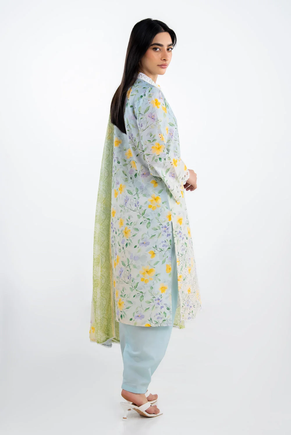 Gul Ahmed Stitched Lawn 3 Piece IUSTKSD-2255 J(62) NY (39) - Image 3