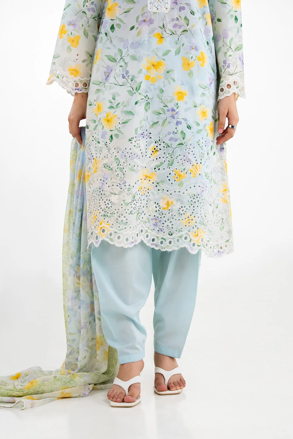Gul Ahmed Stitched Lawn 3 Piece IUSTKSD-2255 J(62) NY (39) - Image 4