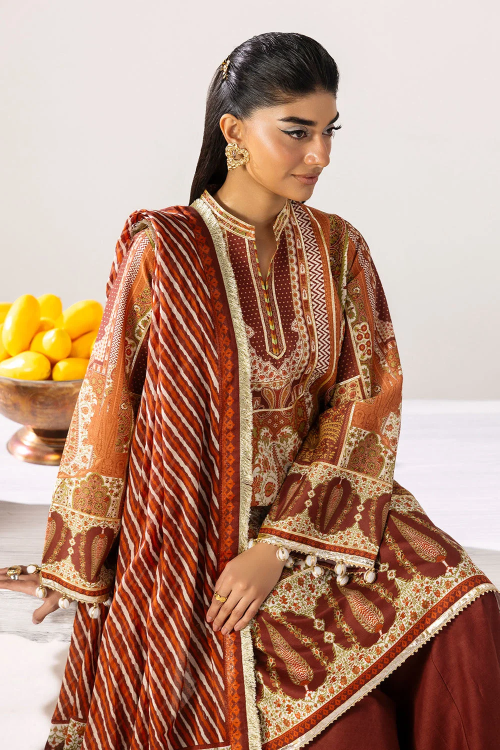 Gul Ahmed Lawn 3 Piece CL-62152 Y-30 J(43) - Image 3