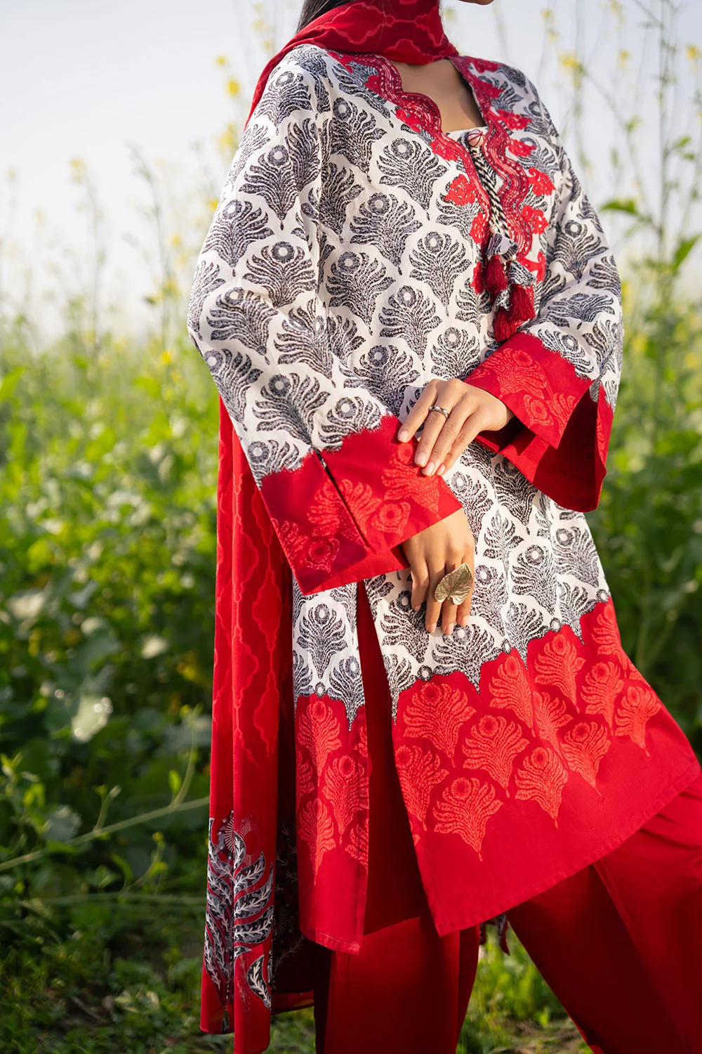 Gul Ahmed Lawn 3 Piece CL-62206 J(15) - Image 3