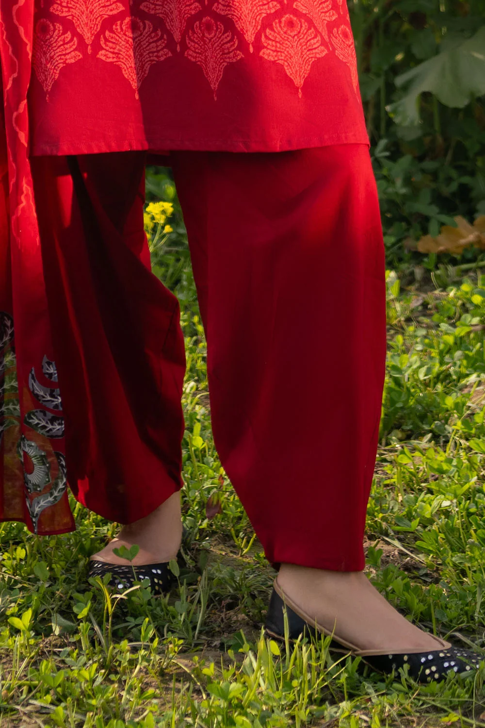 Gul Ahmed Lawn 3 Piece CL-62206 J(15) - Image 5
