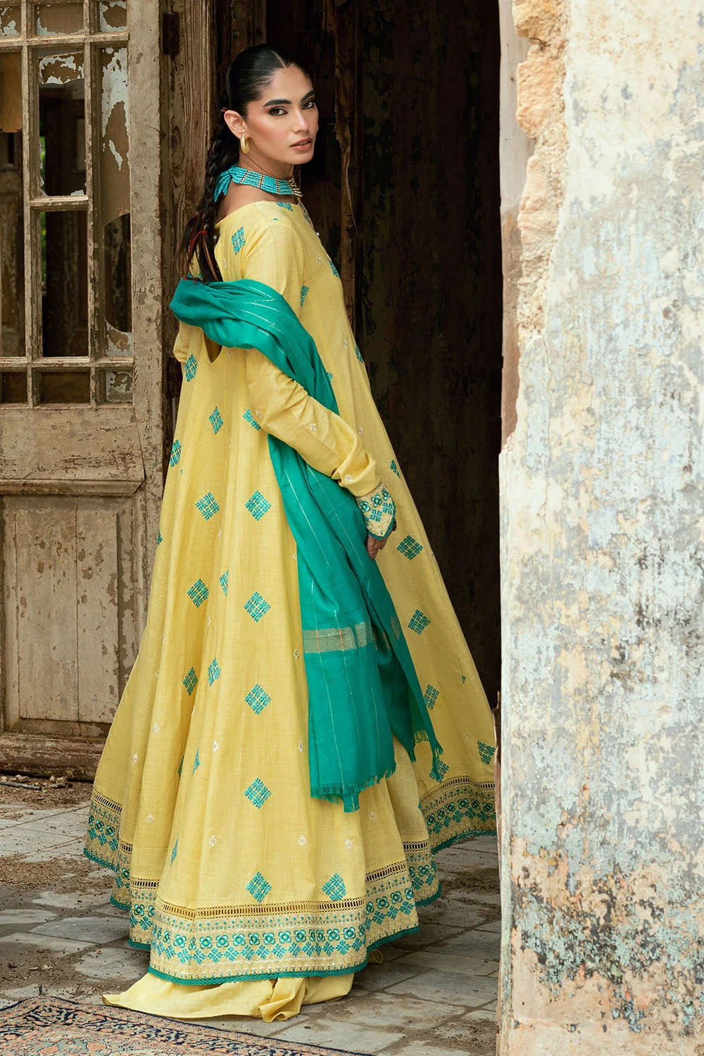 Gul Ahmed Stitched Pashmina 3 Piece AP#52018 J(70&71) Y-22 - Image 3