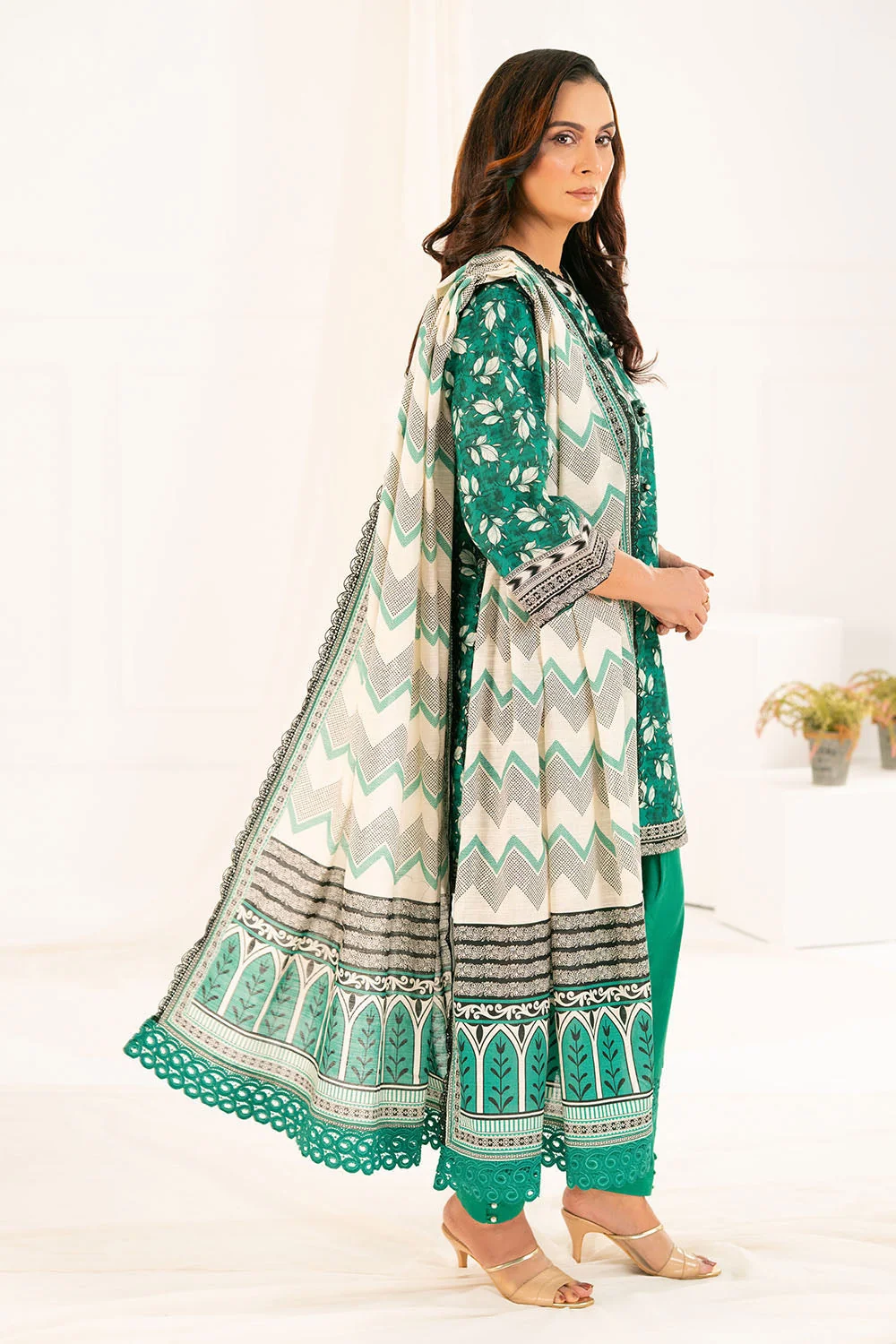 Gul Ahmed Unstitched Khaddar 3 Piece K#52065 - Image 3