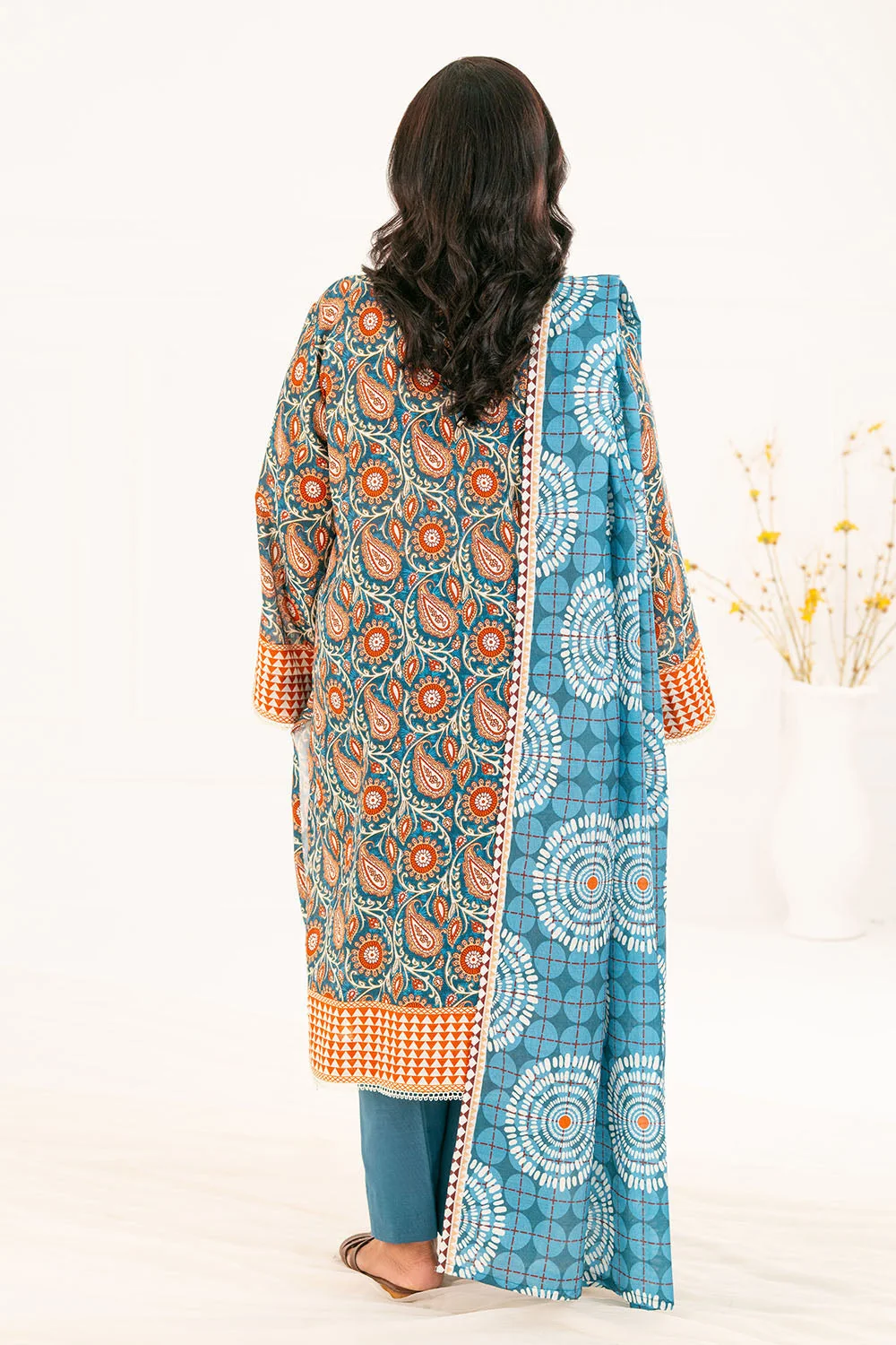 Gul Ahmed Unstitched Khaddar 3 Piece K#52108 - Image 3