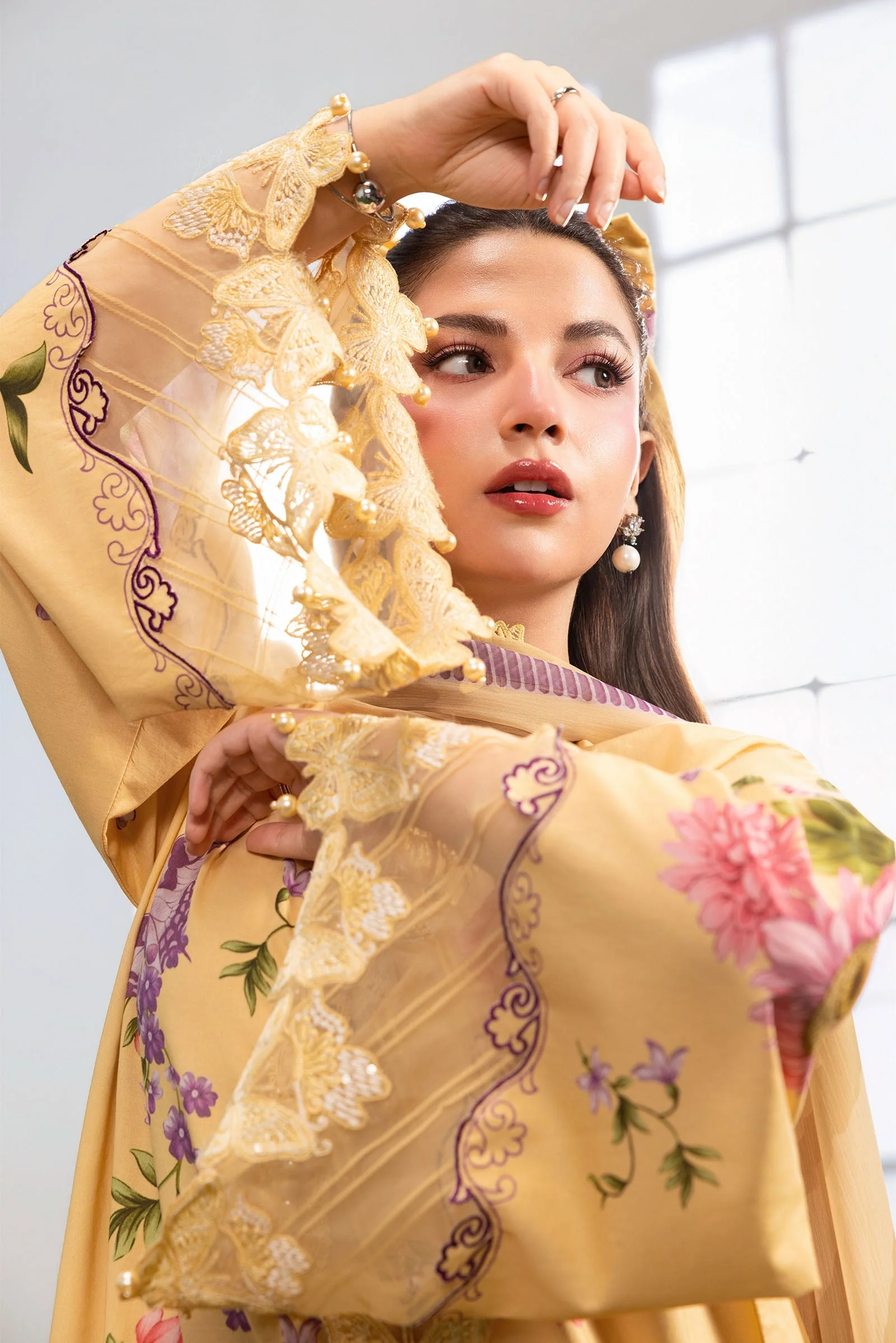 Maria B Stitched Embroidered 3 Piece D4B J(10) NY 172 - Image 4