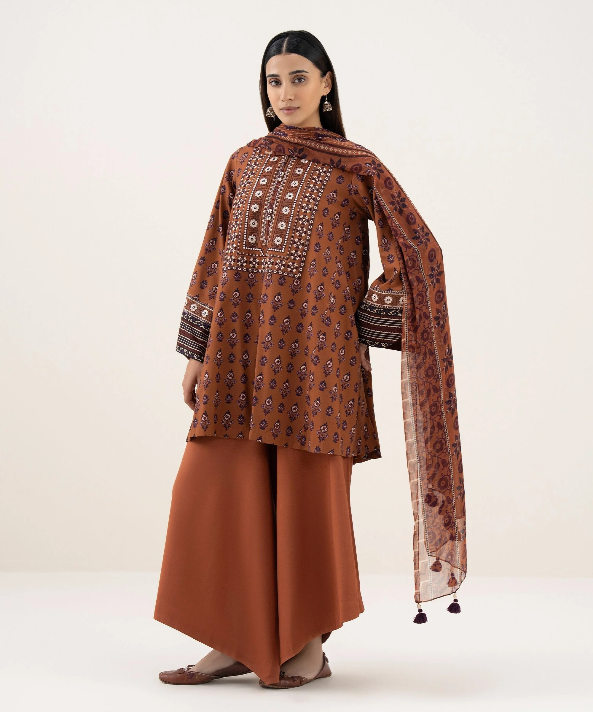 Sapphire Stitched 3 Piece Arabic Lawn 3PEDYS26V068 (Y-108) J(7)