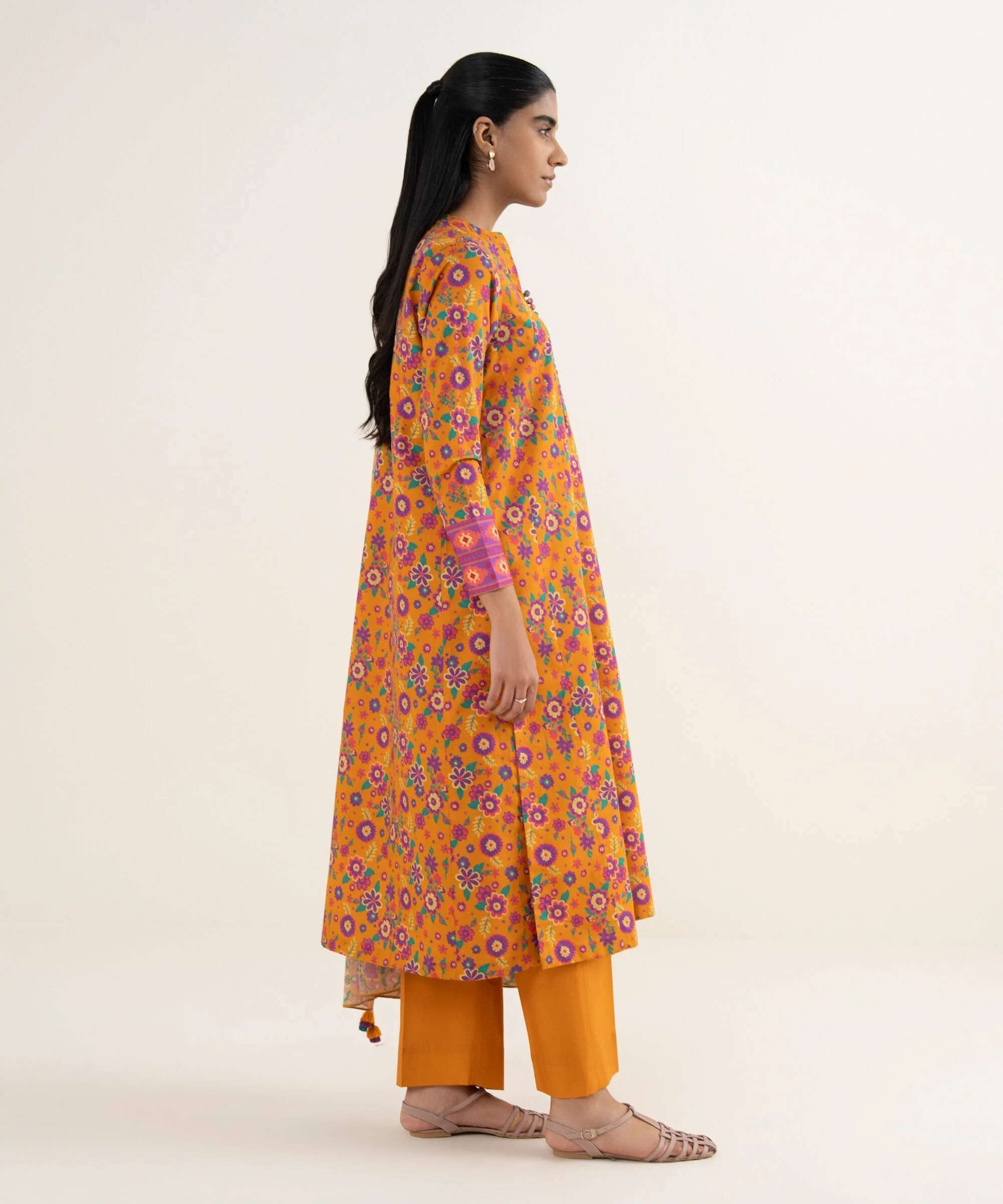 Sapphire Stitched 3 Piece Lawn 3PDDS26V0108 (Y-182 180 177) J(8) - Image 3