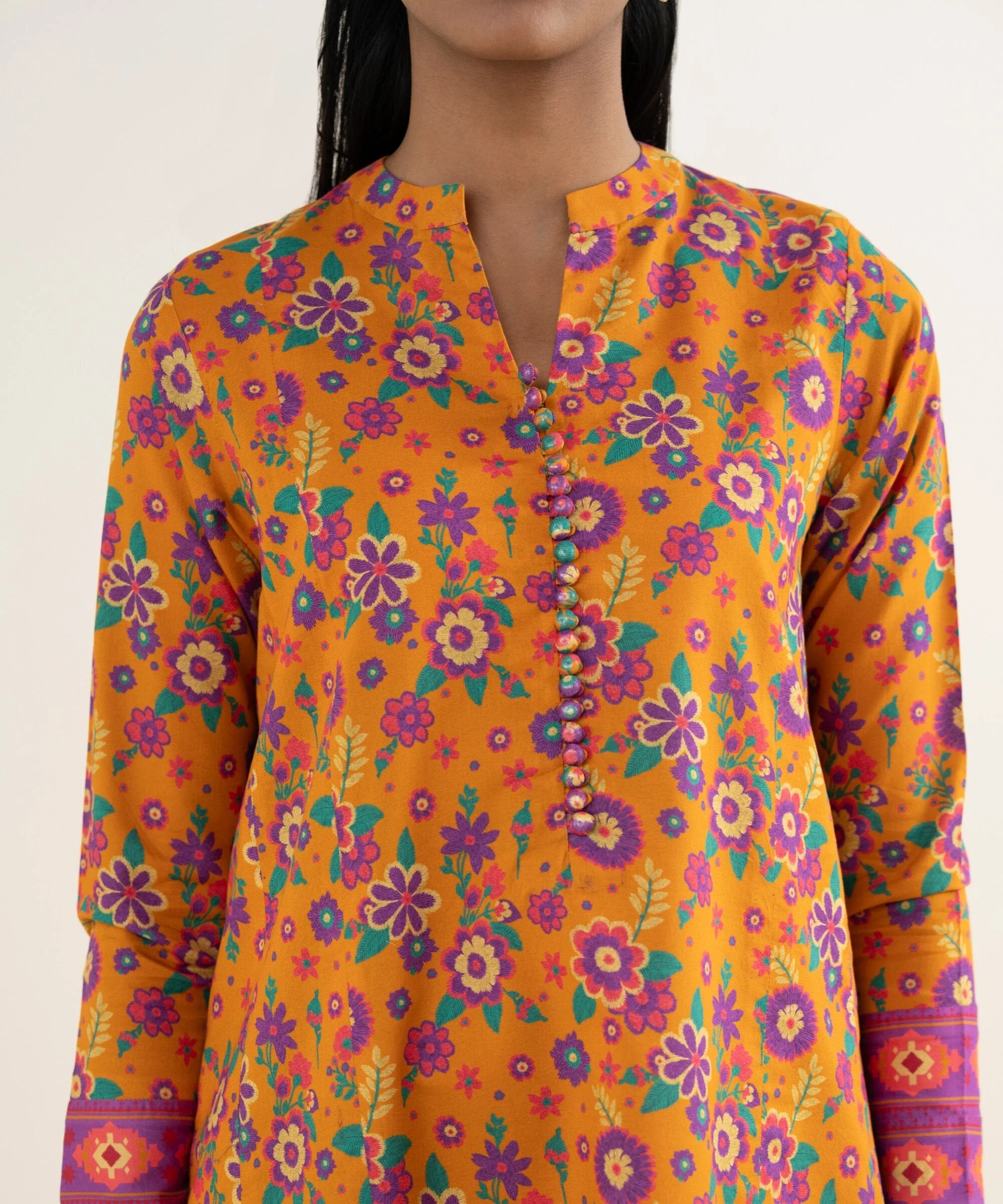 Sapphire Stitched 3 Piece Lawn 3PDDS26V0108 (Y-182 180 177) J(8) - Image 5