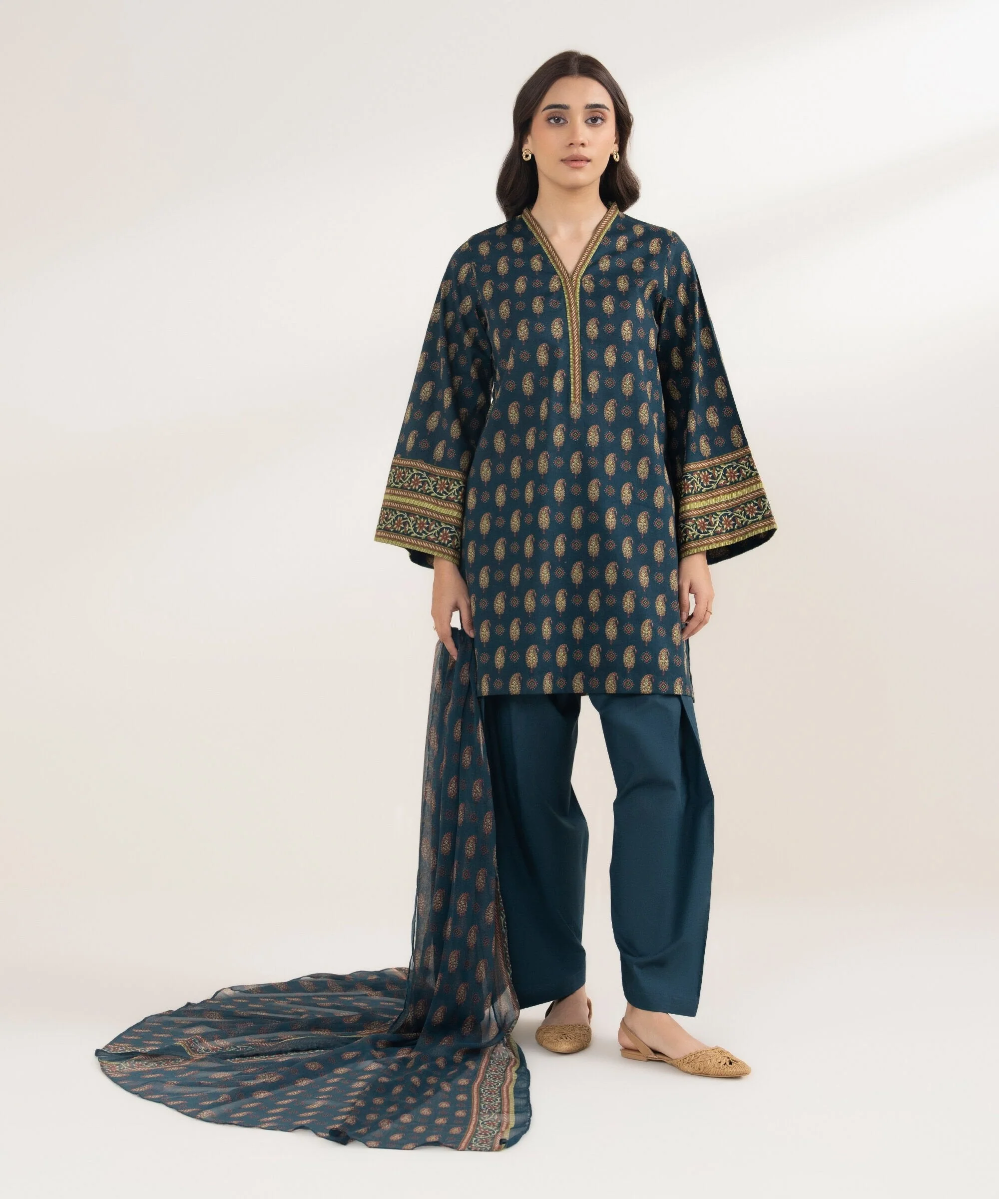 Sapphire Stitched 3 Piece Lawn 3PDDS26V0115 (Y-182 179) J(5) - Image 2