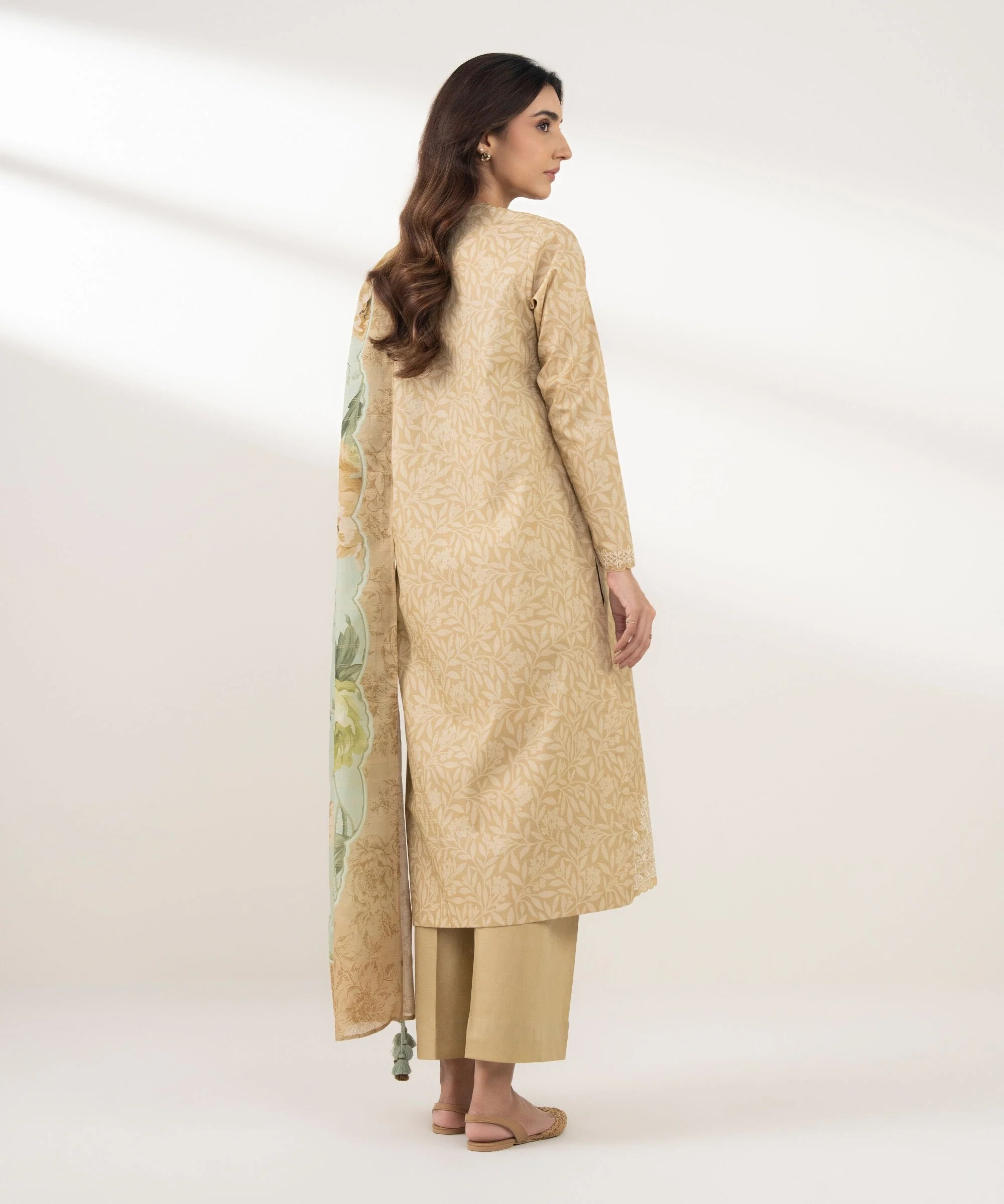 Sapphire Stitched 3 Piece ZARI Lawn EDYS26V0124B (Y-178 185) J(6) - Image 4