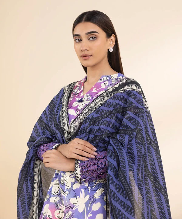 Sapphire Stitched Lawn U3PEDY25V039 NJ (71) - Image 4
