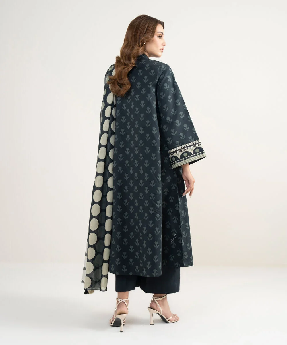 Sapphire Stitched Lawn 3 Piece U2DE-DDS26V3-9 J(92&91) Y (188) - Image 4