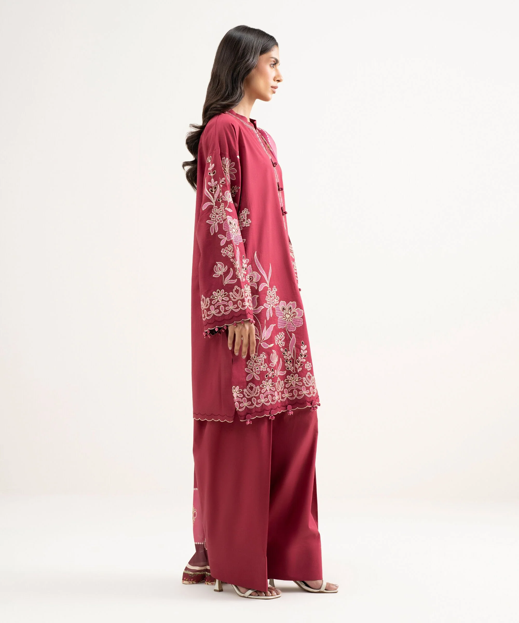 Sapphire Stitched Textured Lawn 3 Piece U3PE-SGS26V3-52 J(49&50) - Image 2