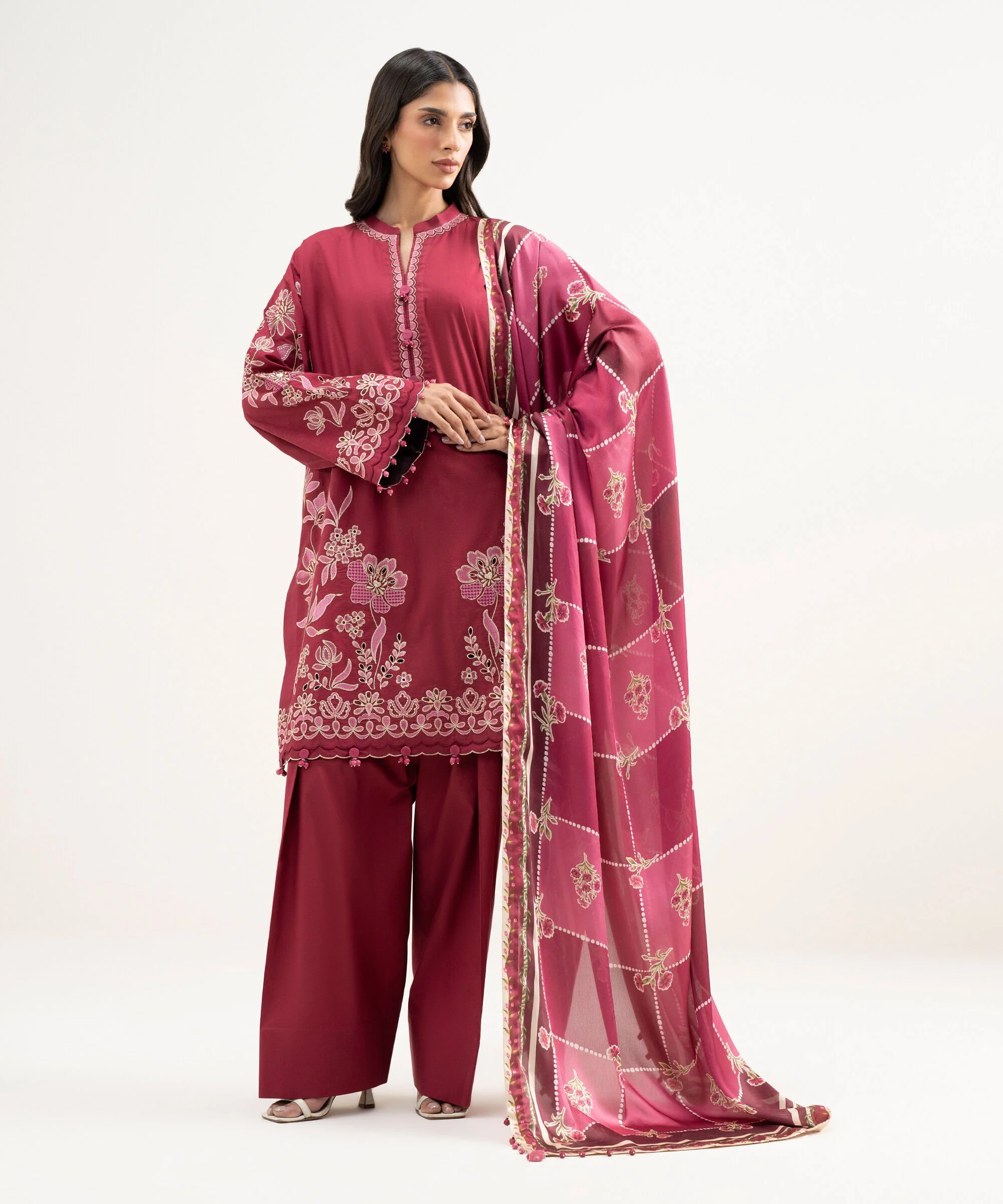 Sapphire Stitched Textured Lawn 3 Piece U3PE-SGS26V3-52 J(49&50) - Image 4